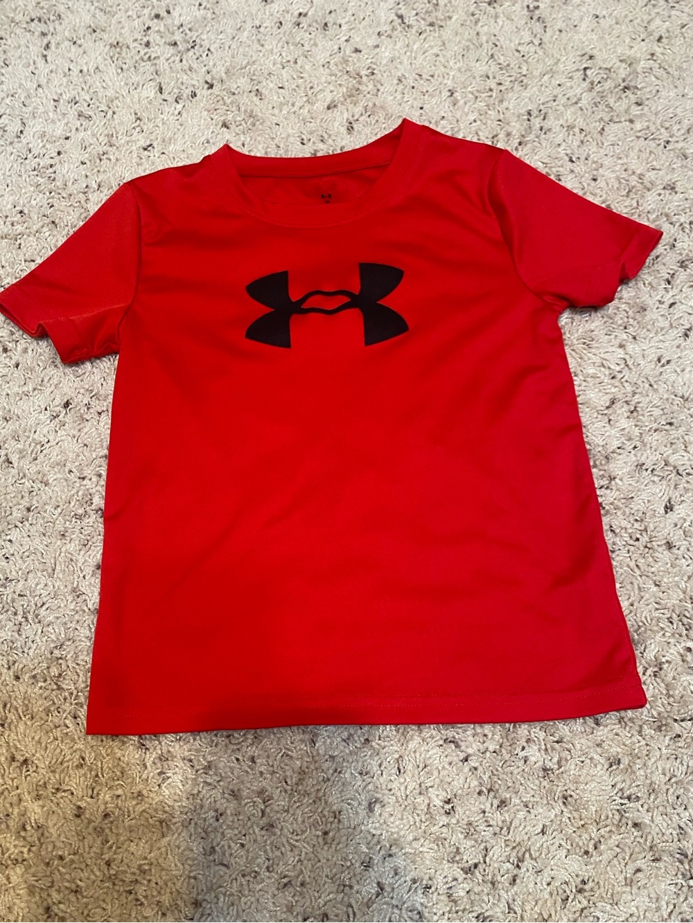Under Armour Red Short Sleeve Tee EUC boy’s 6